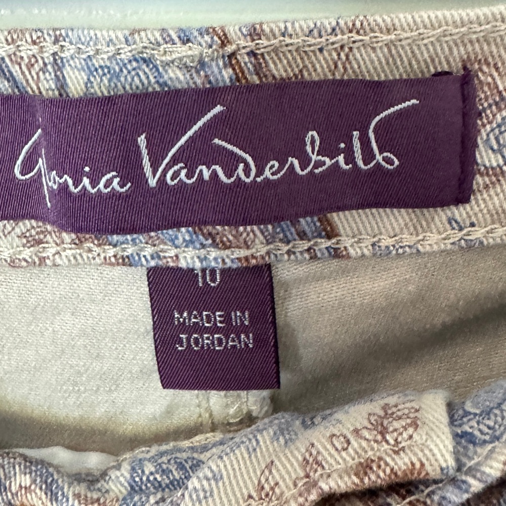 Gloria Vanderbilt Women's Straight Leg Jeans - Blue and Brown Paisley